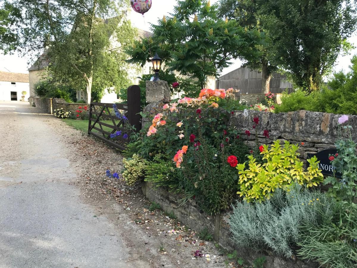 The Manor Farm Alderton Villa Chippenham  Exterior photo